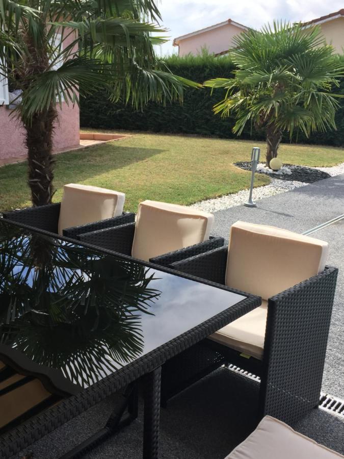 Chambres D'Hotes Chez Florence Montmerle-sur-Saone Екстер'єр фото